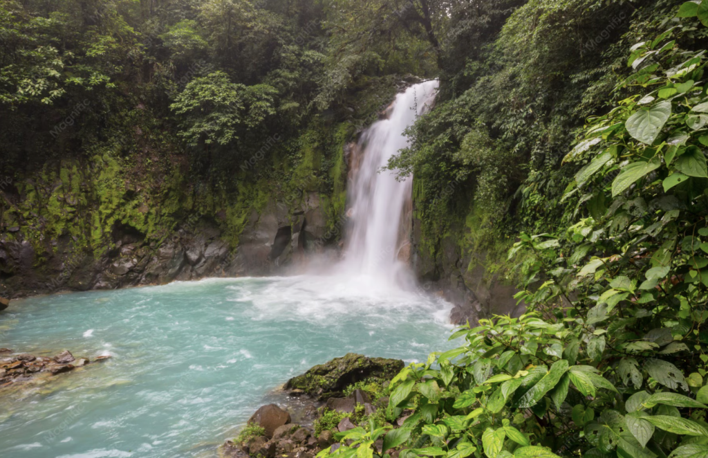 Tours de Aventura en Costa Rica 2026: Rafting, Volcán Arenal y Más